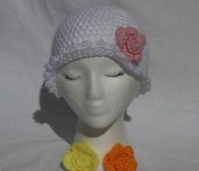 Women's Summer White ruffle cloche with 3 roses